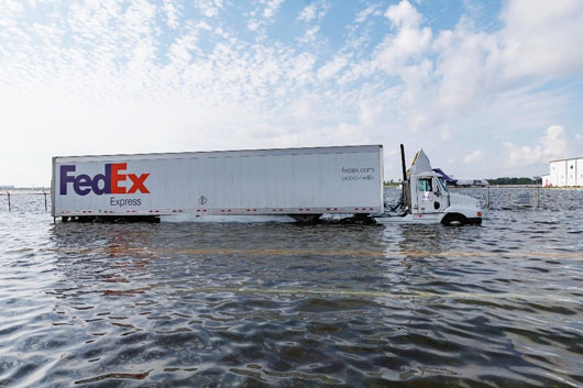 Cierran aeropuerto de Florida por lluvias torrenciales