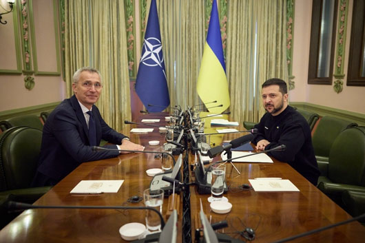 Jefe de la OTAN visita Ucrania por primera vez desde la invasión