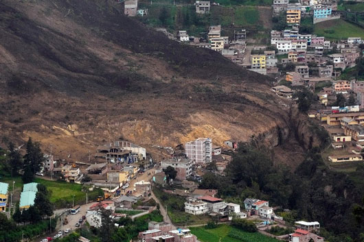Mueren 16 personas tras deslizamiento de tierra al sur de Ecuador