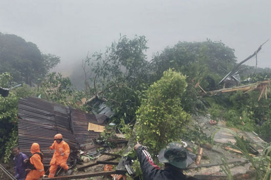 Quince muertos y 50 desaparecidos por lluvias en Indonesia