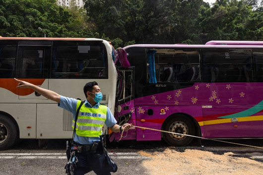 Choque de autobuses en Hong Kong deja 87 heridos