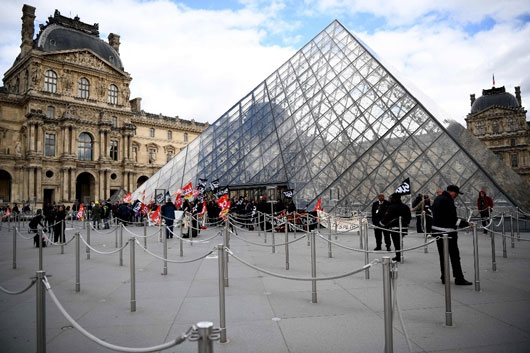 Cierra el Museo de Louvre en protesta contra la reforma de pensiones