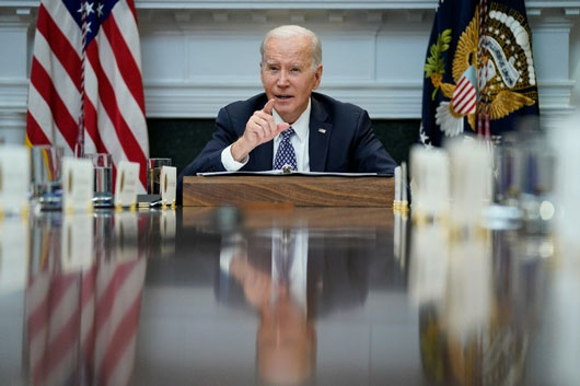 Biden acusa a republicanos de 'tomar' de rehén economía de EU
