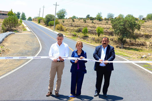 Inauguró gobernadora Lorena Cuéllar rehabilitación de carretera Atltzayanca–Santa Cruz Pocitos