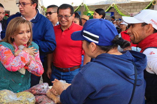 Recorrió Gobernadora tianguis campesino en Emiliano Zapata