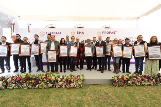  Encabeza Lorena Cuéllar entrega de certificados de desarrollo sostenible