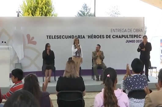 Entrega gobernadora Lorena Cuéllar, obra de infraestructura en telesecundaria de Muñoz de Domingo Arenas