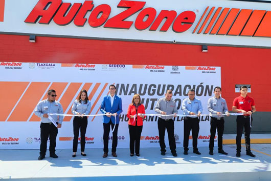 Inauguró gobernadora Autozone en Huamantla