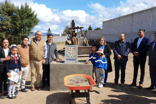 Colocó Gobernadora primera piedra para la edificación de primarias en Tocatlán