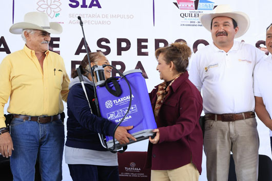 Benefició Gobernadora al sector campesino con mochilas asperosas y equipo de riego