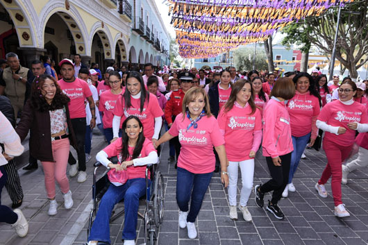 Promueve Gobernadora prevención del cáncer de mama con “Caminata Rosa”