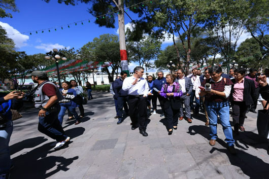 Supervisa Gobernadora trabajos de embellecimiento en el zócalo de Tlaxcala