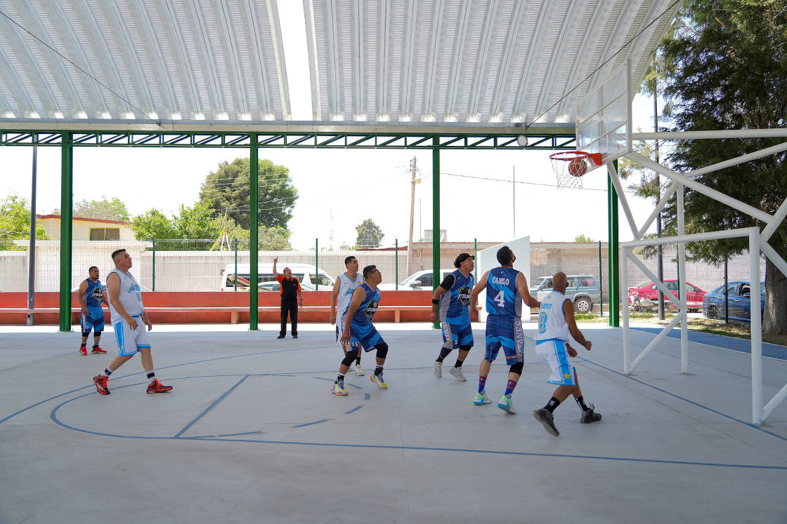 Arrancó liga de maxibaloncesto en Tezoquipan 