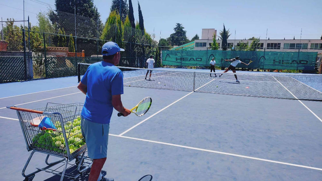 Confía entrenador de tenis que Tlaxcala obtendrá titulo en Juegos  Nacionales