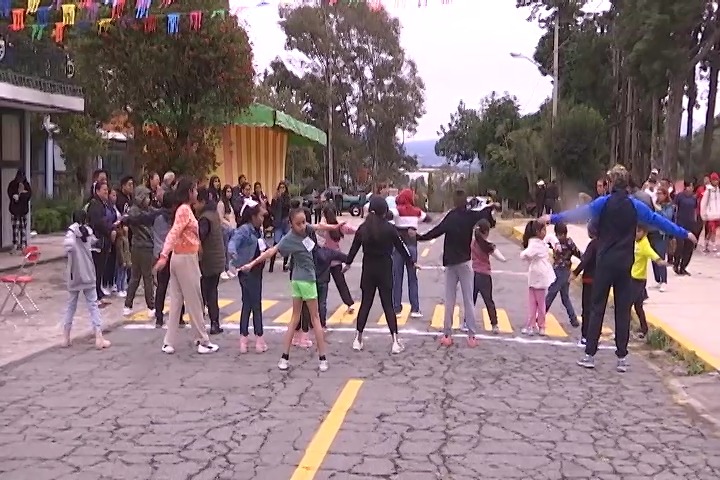 Realizó Seminario de Tlaxcala carrera infantil como parte de su Feria Navideña 2024