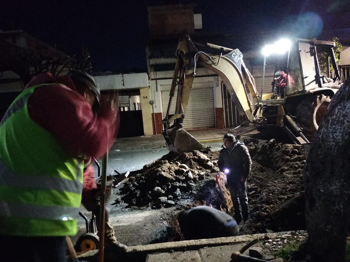 Continúa CAPAM con trabajos de reparación, mantenimiento e instalación de redes hidráulicas del municipio