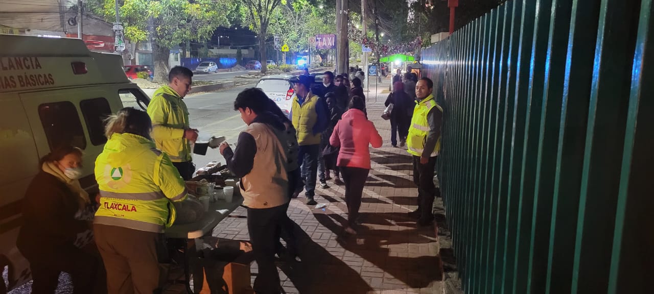 El Ayuntamiento de Tlaxcala de Xicohténcatl lleva apoyo y solidaridad a familiares de hospitalizados