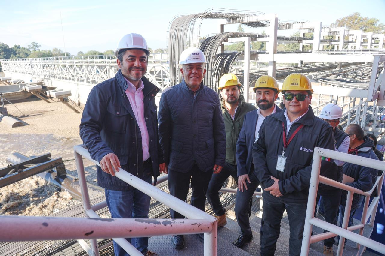 Recorren autoridades federales planta de tratamiento en Tlaxcala