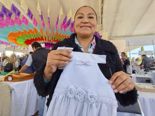 Nidia viste con estilo a mascotas de Tlaxcala