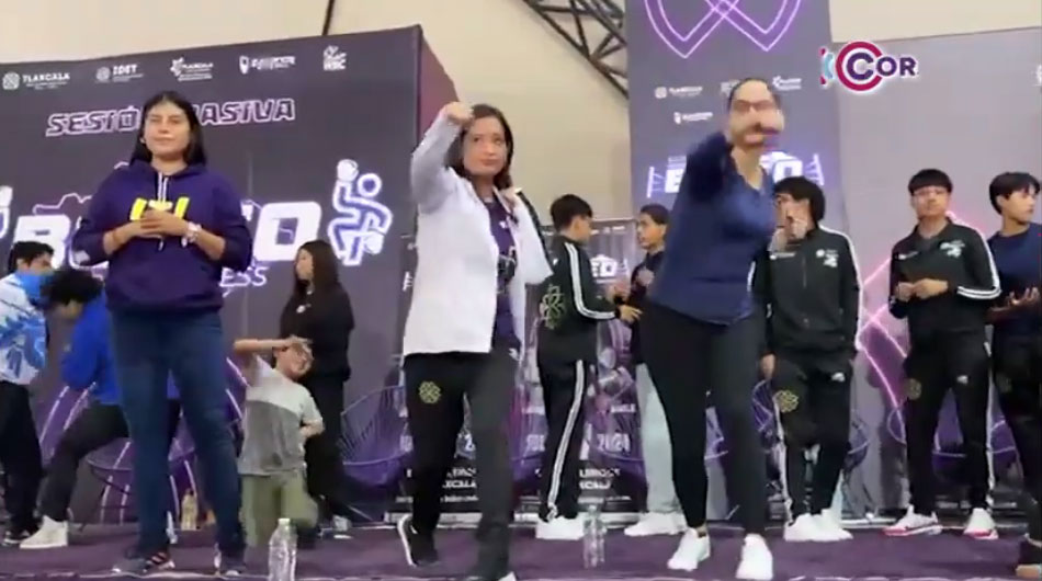 Realizan con éxito sesión masiva de “Boxeo Fitness” en el recinto ferial 
