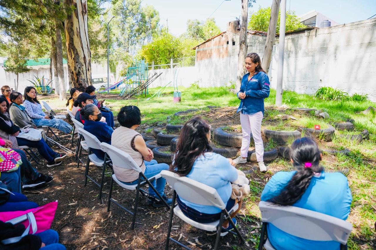Recorre Fernanda Espinosa de los Monteros Unidad de Bienestar para tu Nutrición en Acuitlapilco