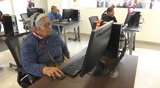 Acerca Cecapdif tecnología a adultos mayores 