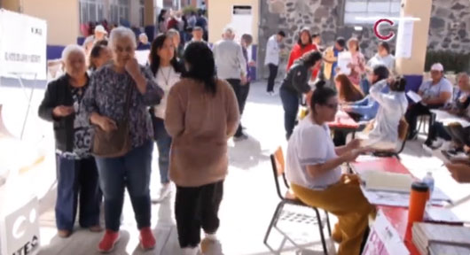 Se registran numerosa participación de las y los ciudadanos en el Distrito 02 para emitir su voto 