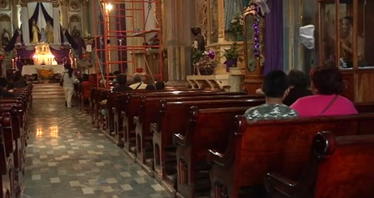 En Chiautempan, infantes acompañan el viacrucis del “Viernes de Cuaresma” 