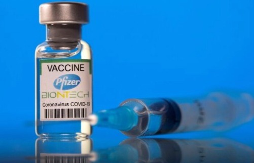Cofepris autoriza vacuna actualizada de Pfizer contra covid