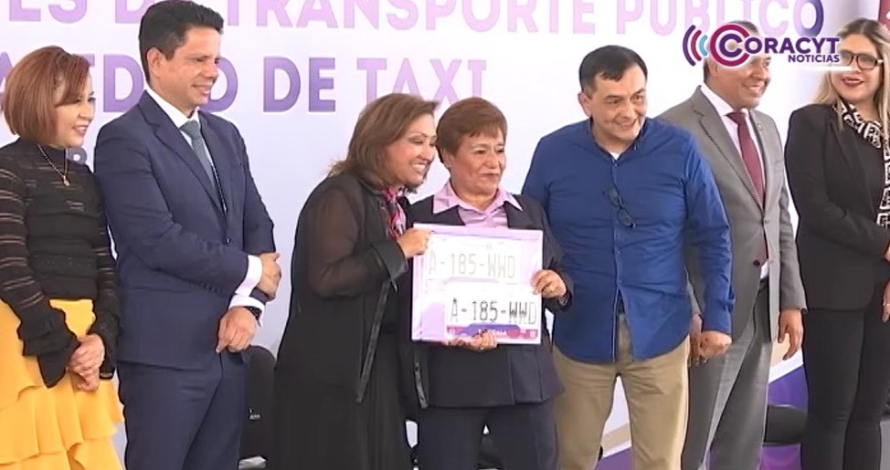 Entregó gobernadora Lorena Cuéllar concesiones de taxi en Tenancingo 