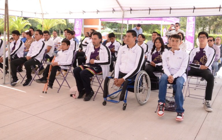  Despiden a delegación tlaxcalteca que participará en Para-nacionales Conade 2024 en Oaxaca