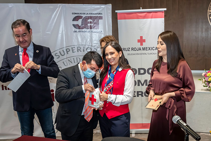 Ponen en marcha TSJE y SEDIF colecta anual de la Cruz Roja
