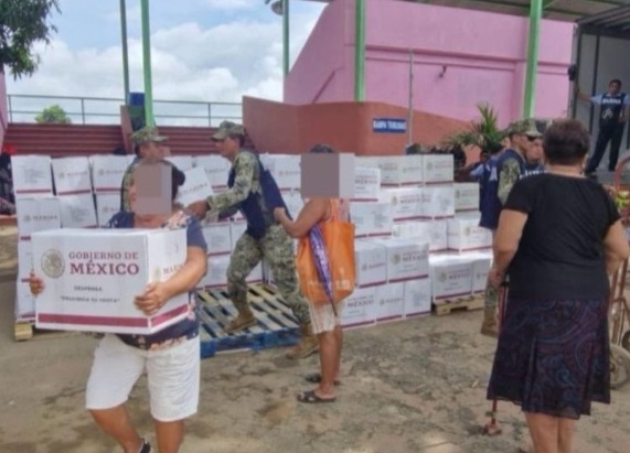 Semar entrega 5 mil 220 despensas en Acapulco