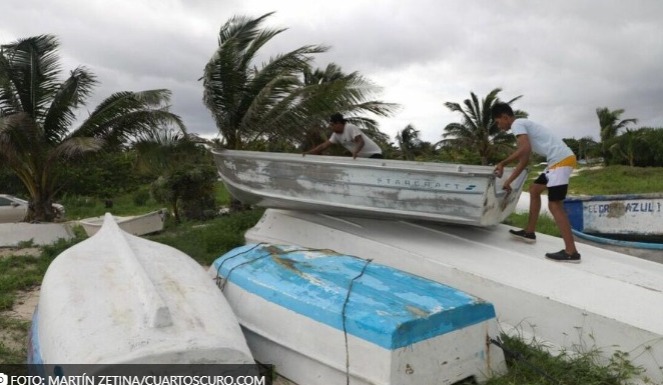 Activan alerta verde en Quintana Roo por potencial ciclón tropical No. 15