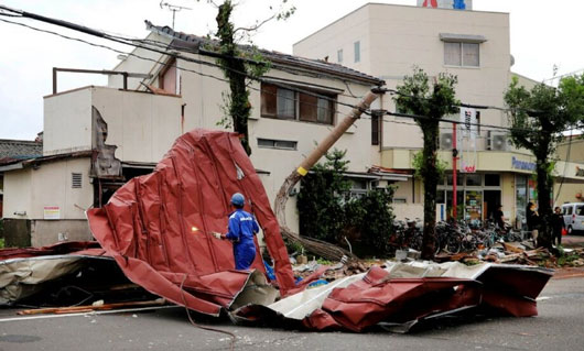 Tifón “Shanshan” arrasa con Japón; deja 3 personas muertas y daños materiales
