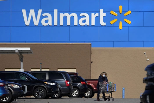Walmart retira jugo de manzana en tiendas de EU por niveles de arsénico