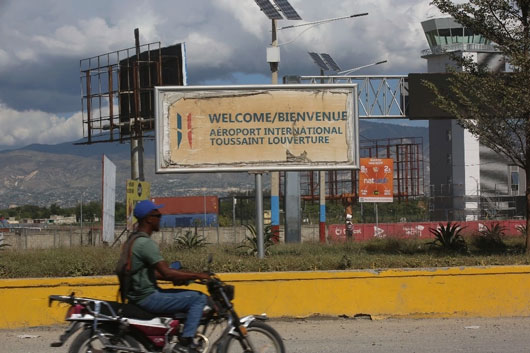 Luego de un mes reabren el principal aeropuerto de Haití