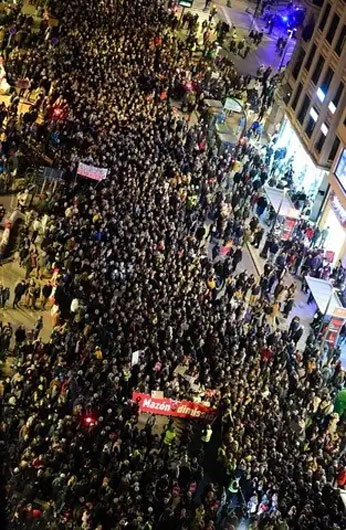 Protestan en Valencia 80 mil afectados por inundaciones de octubre