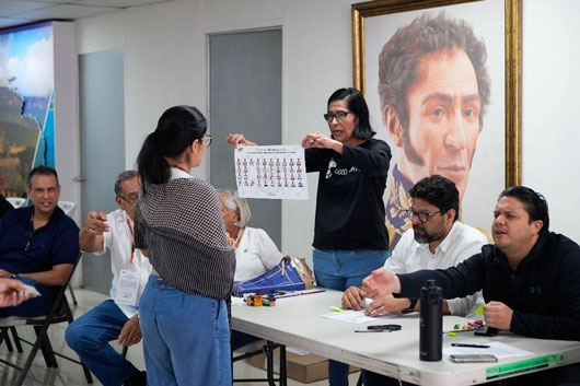 Insta Antony Blinken a respetar “proceso democrático” de Venezuela