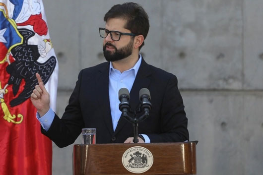 Exige Boric a Argentina retirar paneles instalados en su territorio