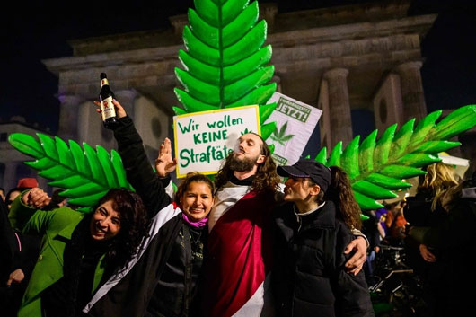 Autoriza Alemania consumo recreativo de mariguana