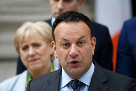 Dimite por sorpresa el primer ministro irlandés Leo Varadkar