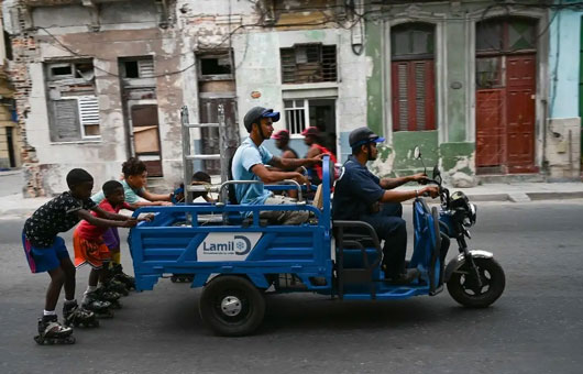 Cuba, azotada por otro colapso eléctrico y el huracán 'Óscar'