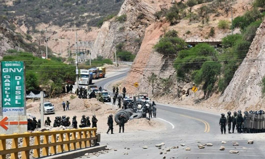 Se intensifican bloqueos en Bolivia ante posible arresto de Evo Morales