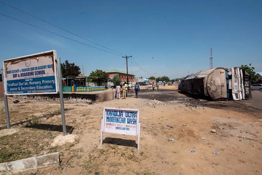 Explosión de camión cisterna con combustible deja 140 muertos en Nigeria