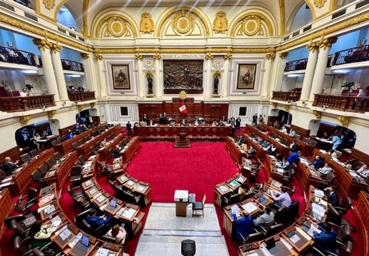 Abogados presentan demanda contra “ley de impunidad” en Perú