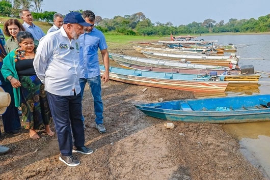 Lula visita la Amazonía en medio de 