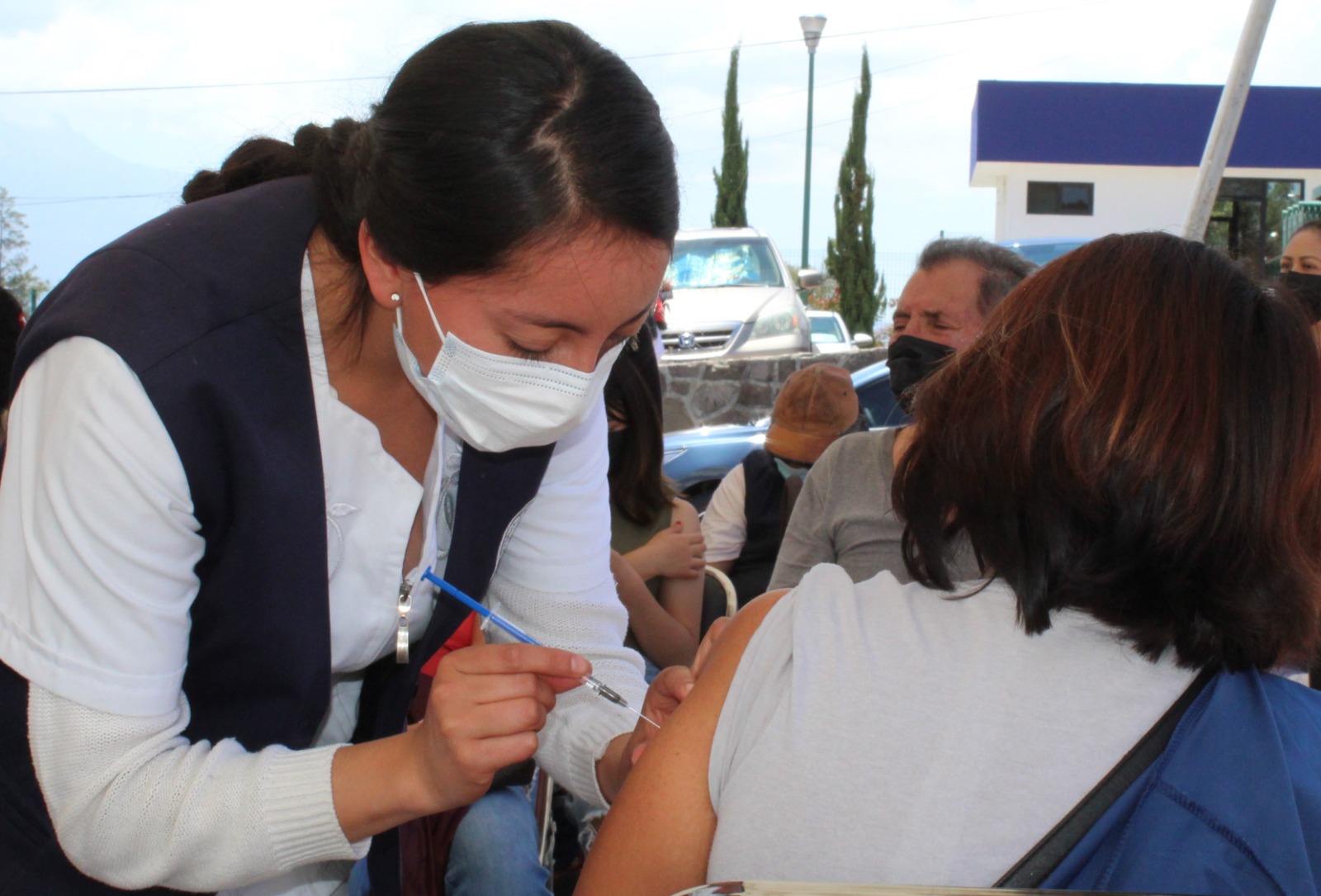 Mantiene sector salud vacunación gratuita contra Influenza y Covid-19 en Tlaxcala