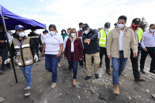 Gobernadora declaró emergencia ambiental por incendio en relleno sanitario de Panotla