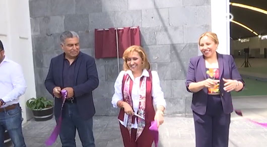 Entregó Lorena Cuéllar Cisneros rehabilitación del auditorio de Atlamaxac, Tepeyanco 
